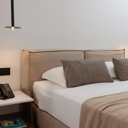 Sphinx 3* Naxos City